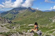 45 Ampia vista sul Mandrone sulla Val Vedra e verso il Menna